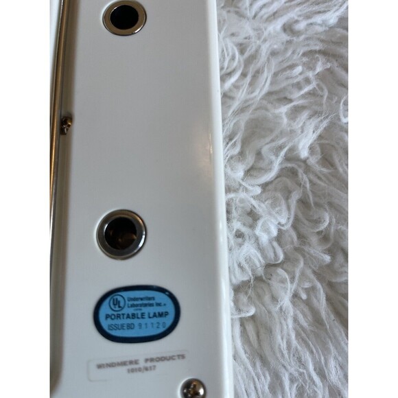 VINTAGE WINDMERE MIRROR SWIVELS GO LIGHTLY TWO SIDED 3X PREOWNED - Picture 7 of 9